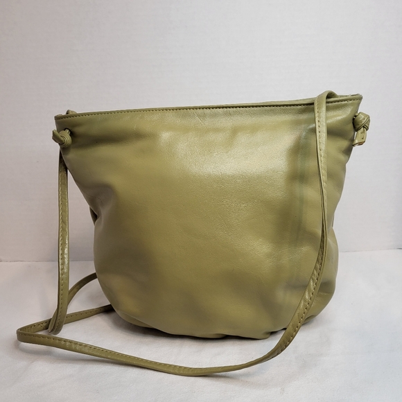 Vintage small green+gold crossbody bucket bag, zipper closure velvety interior. - Picture 6 of 16